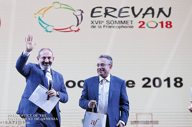 ՀՀ վարչապետ Նիկոլ Փաշինյանն արժանացել է հայկական Ալիանս ֆրանսեզի 2018 թվականի լավագույն ուսանող դիպլոմին (ՖՈՏՈ) ՀՀ վարչապետ Նիկոլ Փաշինյանն արժանացել է հայկական Ալիանս ֆրանսեզի 2018 թվականի լավագույն ուսանող դիպլոմին (ՖՈՏՈ)