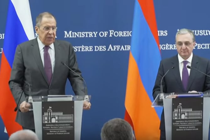 "Основы нашей дружбы очень прочные": Мнацаканян высоко оценил визит Лаврова в Ереван (ФОТО) "Основы нашей дружбы очень прочные": Мнацаканян высоко оценил визит Лаврова в Ереван (ФОТО)