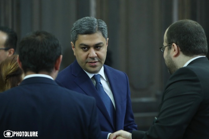 Չեմ կարծում, որ անդամահատության կարիք է լինելու. Վանեցյանը մեկնաբանել է Սանասարյանի սկանդալային հայտարարությունը (ՎԻԴԵՈ) Չեմ կարծում, որ անդամահատության կարիք է լինելու. Վանեցյանը մեկնաբանել է Սանասարյանի սկանդալային հայտարարությունը (ՎԻԴԵՈ)
