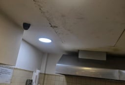 В центре Еревана закрыт филиал 