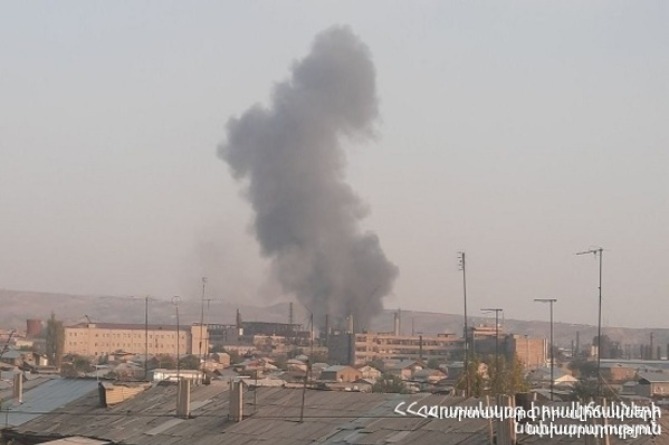 Երևանում խոշոր հրդեհ է բռնկվել, դեպքի վայր է մեկնել 4 մարտական հաշվարկ (ՖՈՏՈ)