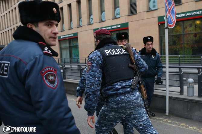 По факту инцидента со стрельбой в бизнес-центре "Эребуни-Плаза" возбуждено уголовное дело по трем статьям