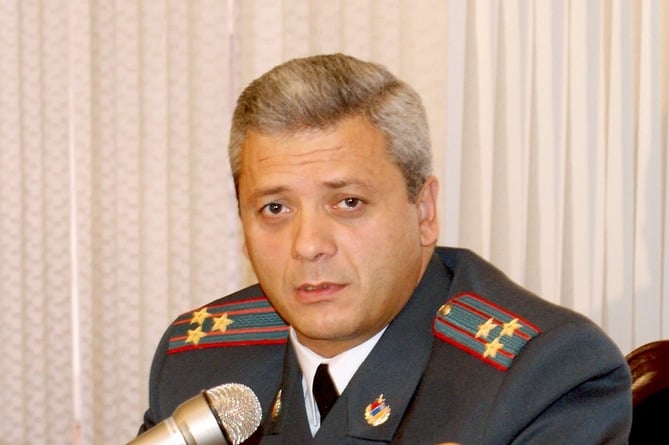 Бывшему высокопоставленному офицеру полиции Армении предъявлено обвинение о призывах к насилию Бывшему высокопоставленному офицеру полиции Армении предъявлено обвинение о призывах к насилию