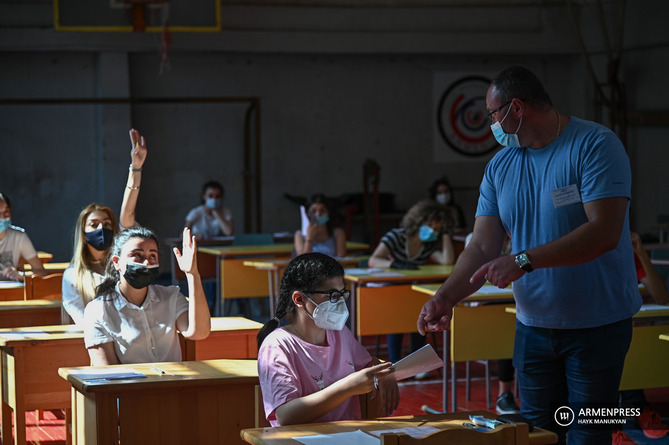 Ношение масок в школах? Есть нюансы. Минобразования Армении попросили внести ясность по ряду вопросов