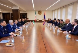Министры обороны Армении и Ирана обсудили региональную и международную безопасность