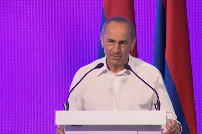 Հասունանալու է նոր ընտրությունների պահը. Քոչարյանը նշել է նոր արտահերթ ընտրությունների ժամկետները Հասունանալու է նոր ընտրությունների պահը. Քոչարյանը նշել է նոր արտահերթ ընտրությունների ժամկետները