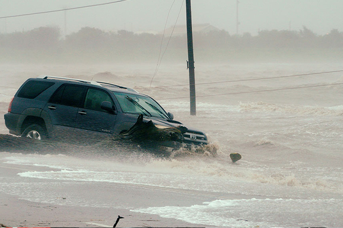 Более 20 армянский семей пострадали от урагана Харви в Техасе