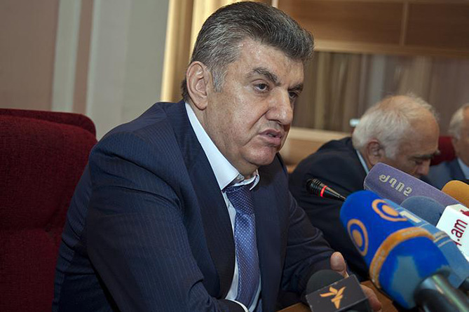 ՌՀՄ ղեկավարը հայտնել է, որ ամուսնացել է ռուս աղջկա հետ ռուսաց լեզուն ուսումնասիրելու համար, սակայն ապարդյուն ՌՀՄ ղեկավարը հայտնել է, որ ամուսնացել է ռուս աղջկա հետ ռուսաց լեզուն ուսումնասիրելու համար, սակայն ապարդյուն