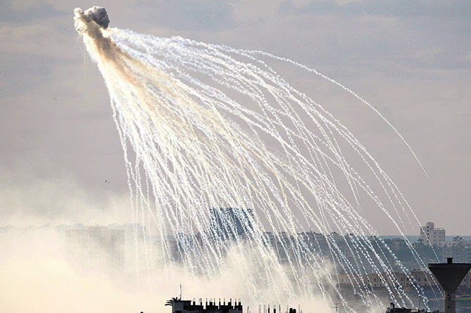 Глава МИД Армении рассказал, как в его квартиру в Бейруте попала фосфорная бомба