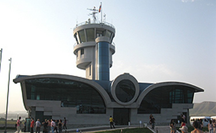Вопрос задействования аэропорта в Степанакерте следует перевести в плоскость обеспечения безопасности полетов – премьер НКР