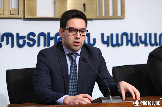 Բադասյանը նշել է, թե որն է ամենաանվտանգ վայրը COVID-19-ից պաշտպանվելու առումով (ՎԻԴԵՈ) Բադասյանը նշել է, թե որն է ամենաանվտանգ վայրը COVID-19-ից պաշտպանվելու առումով (ՎԻԴԵՈ)