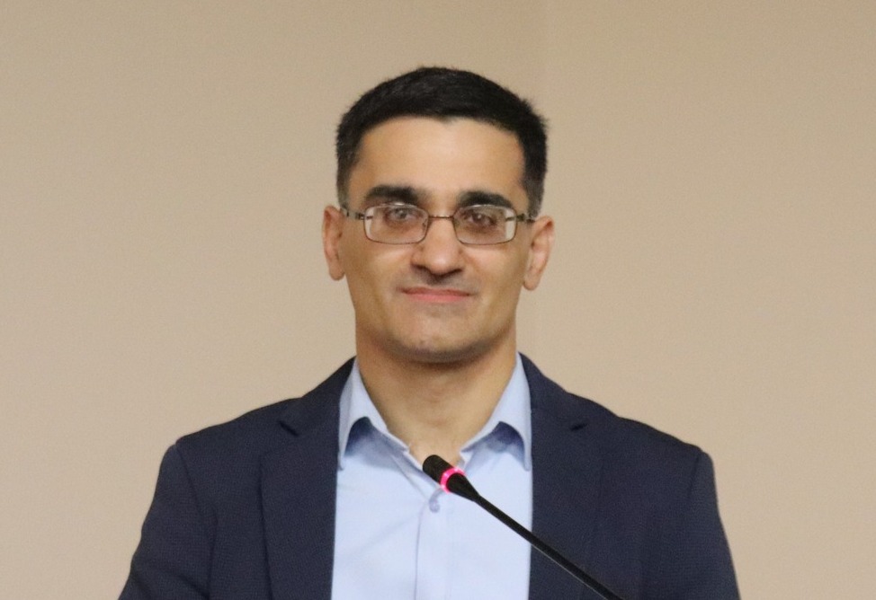 Политологу, преподавателю РАУ Карену Игитяну запретили въезд в Армению Политологу, преподавателю РАУ Карену Игитяну запретили въезд в Армению