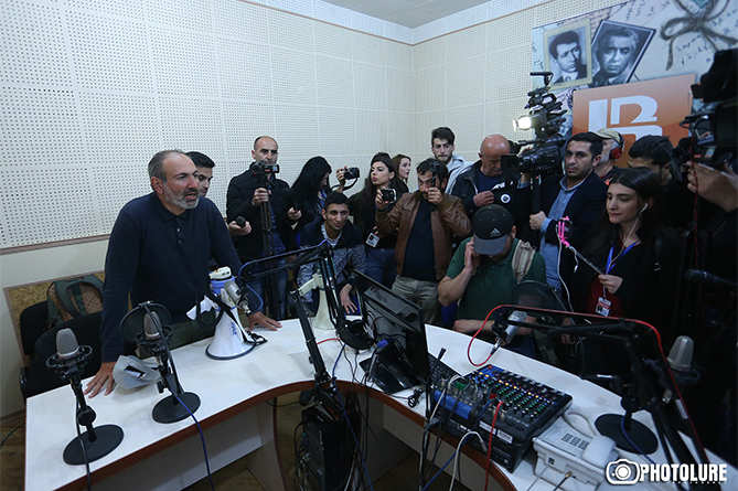 Никол Пашинян в общественном радио