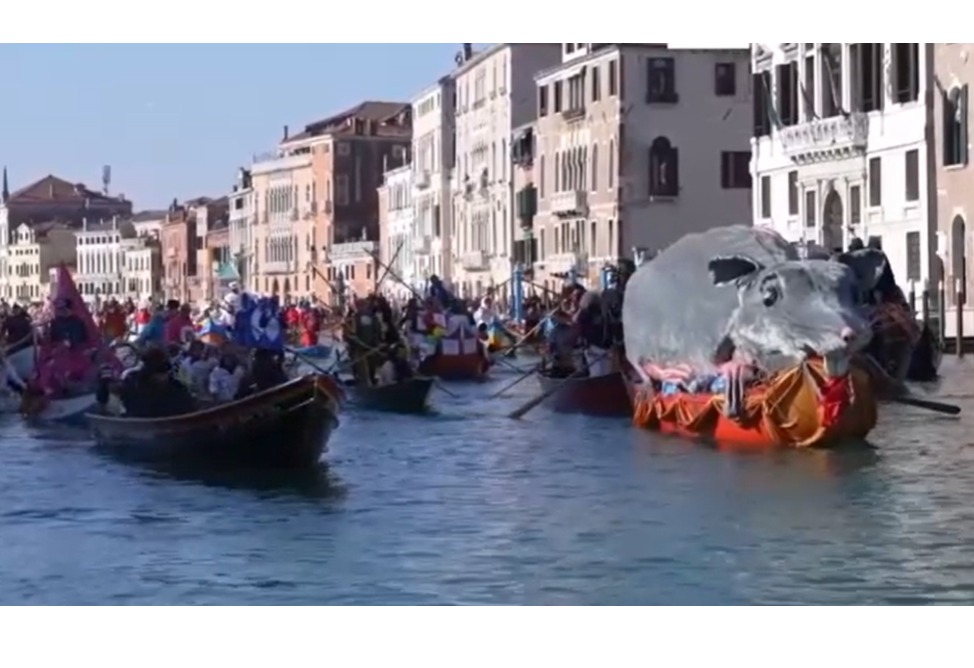 Ձմեռային օլիմպիական խաղերին ընդառաջ Վենետիկում մեկնարկել է աշխարհի ամենահայտնի կառնավալը (ՖՈՏՈ, ՎԻԴԵՈ)