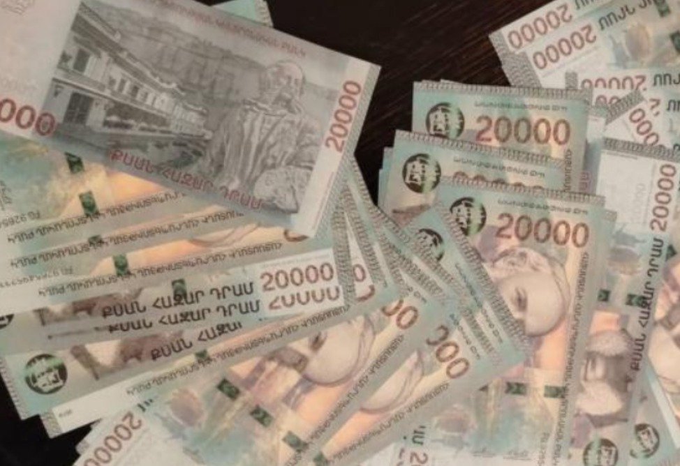 1000 դրամի գազ՝ կեղծ 20 հազարով․ ինչպես է վանաձորցին հայտնվել ոստիկանության ուշադրության կենտրոնում 1000 դրամի գազ՝ կեղծ 20 հազարով․ ինչպես է վանաձորցին հայտնվել ոստիկանության ուշադրության կենտրոնում