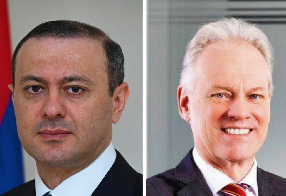 Разблокирование региональных коммуникаций обсудили секретарь Совбеза Армении и представитель Еврокомиссии 