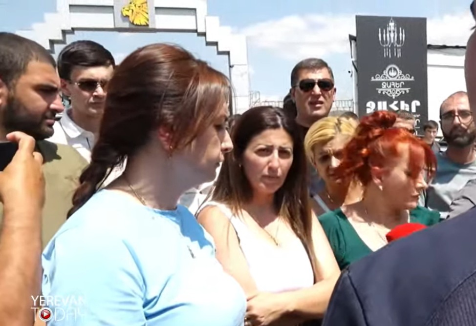 Арендаторы павильонов принадлежащего Царукяну "Ариндж мола" проводят акцию протеста