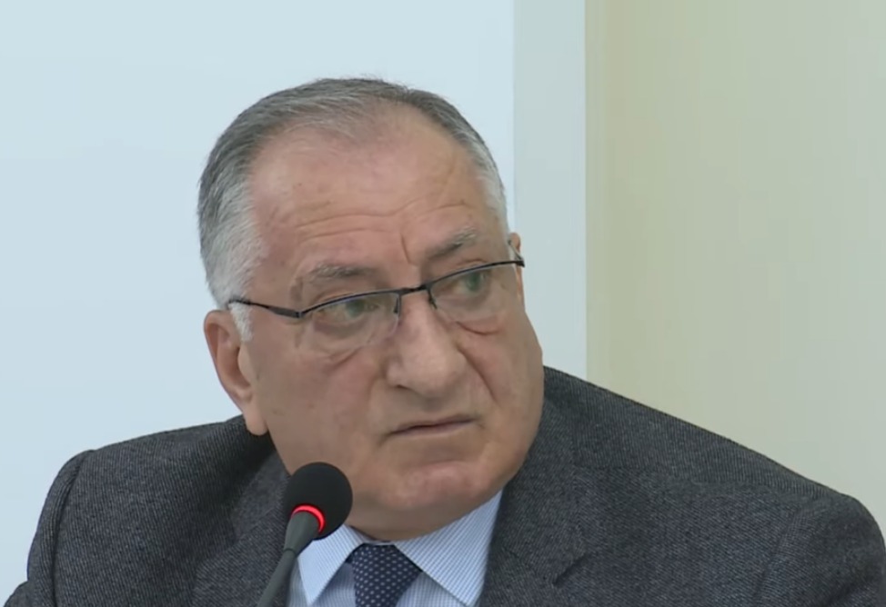 1000 տոննա աղ ու ավազի խառնուրդ ենք ծախսել այդ 2 գիշերը. Արեյանը՝ վերջին օրերին ձնամաքրման աշխատանքների մասին