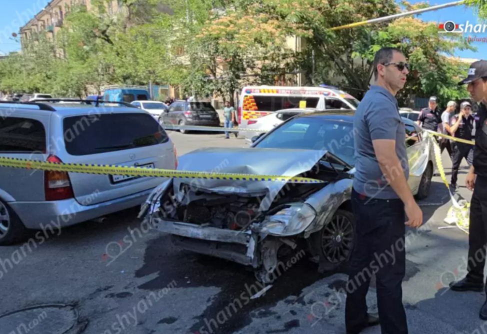 Երևանում Nissan–ի վարորդը չի ենթարկվել պարեկի «կանգառ» հրահանգին, հարվածել է պարեկի մեքենային և դիմել փախուստի. հնչել են կրակոցներ (ՎԻԴԵՈ)