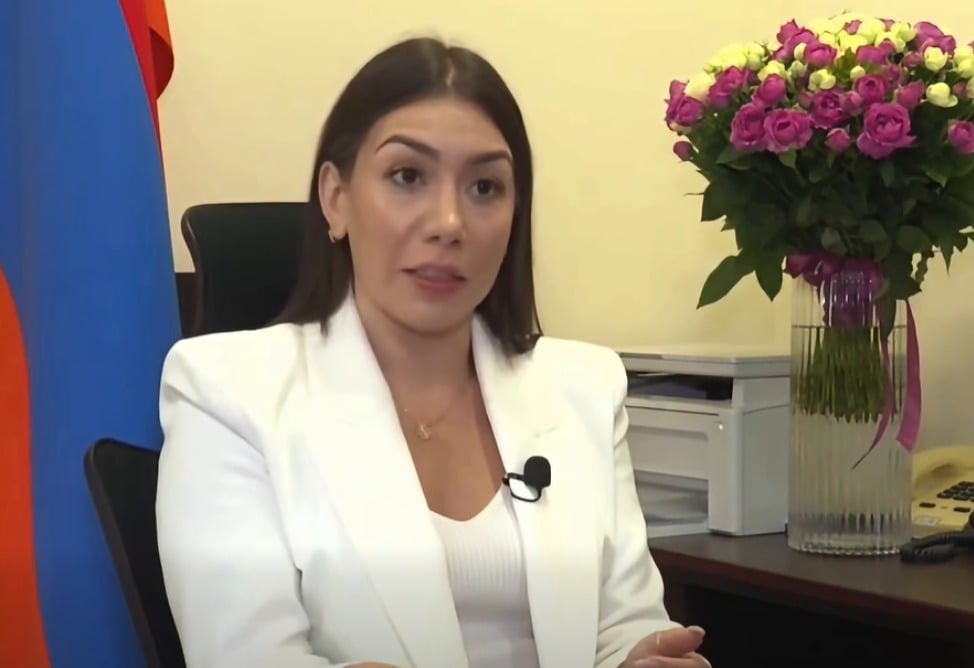Նորանշանակ փոխնախարարը՝ սկանդալի կենտրոնում․ անգլերեն բառերի օգտագործումը մեծ քննարկումների առիթ է դարձել (ՎԻԴԵՈ)
