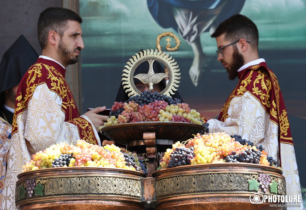 Церемония благословления винограда прошла в Армении (ФОТО)