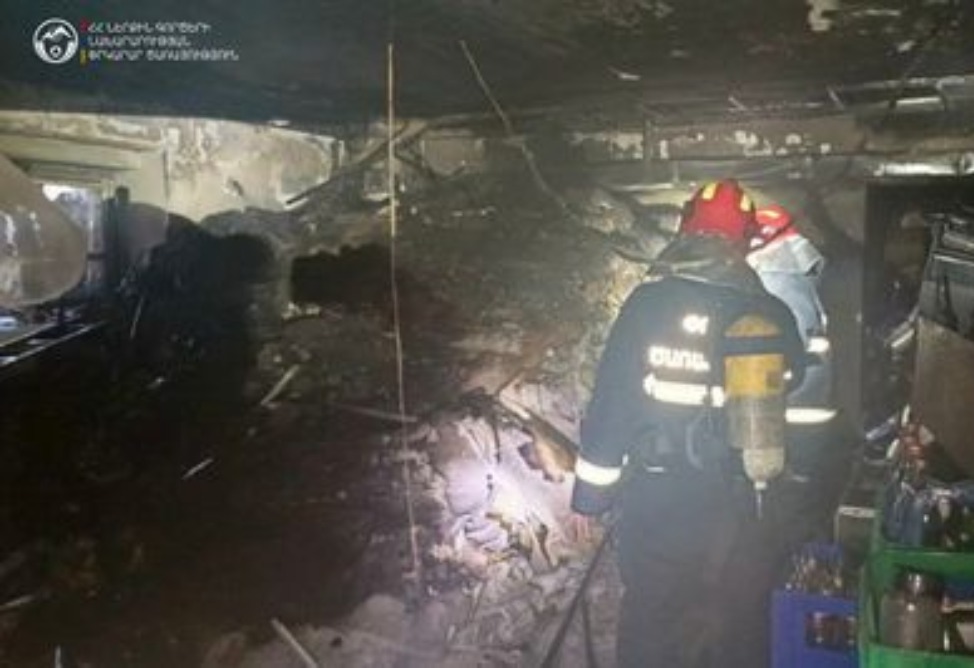 Այսօր Երևանի հյուրանոցներից մեկում բռնկված հրդեհի հետևանքով 1 անձ է հոսպիտալացվել. շենքից տարհանվել է 30 քաղաքացի