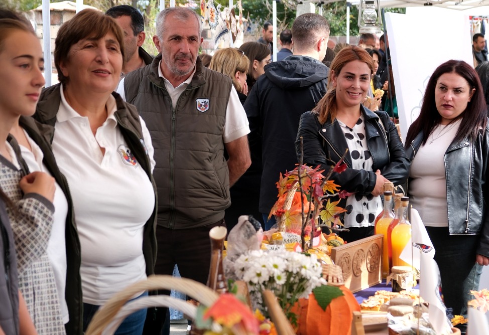 Еремян Лори