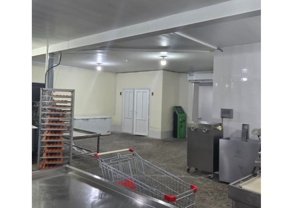 Մսամթերքի արտադրամասի սանհանգույցի դռները բացվել են անմիջապես դեպի արտադրական տարածք. գործունեությունը կասեցվել է Մսամթերքի արտադրամասի սանհանգույցի դռները բացվել են անմիջապես դեպի արտադրական տարածք. գործունեությունը կասեցվել է