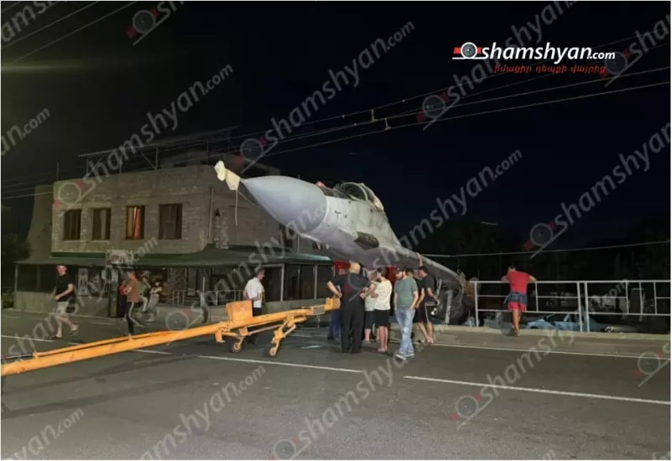 Обнародованы кадры ЧП с российским истребителем "МиГ" в Ереване  (ВИДЕО)