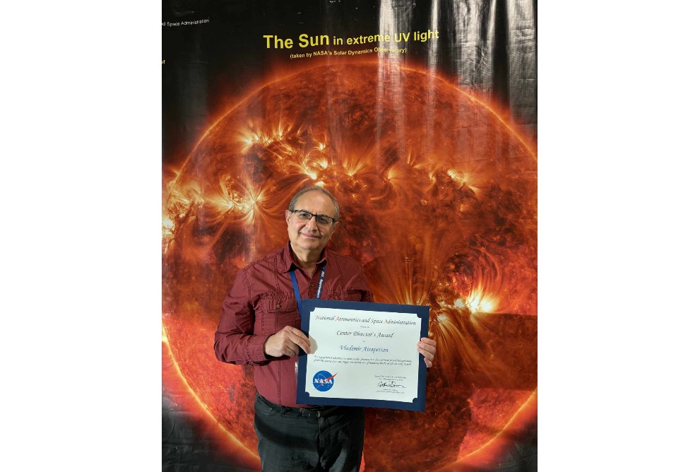Աստղագետ Վլադիմիր Հայրապետյանն արժանացել է NASA–ի Goddard Center Director’s Award մրցանակին Աստղագետ Վլադիմիր Հայրապետյանն արժանացել է NASA–ի Goddard Center Director’s Award մրցանակին