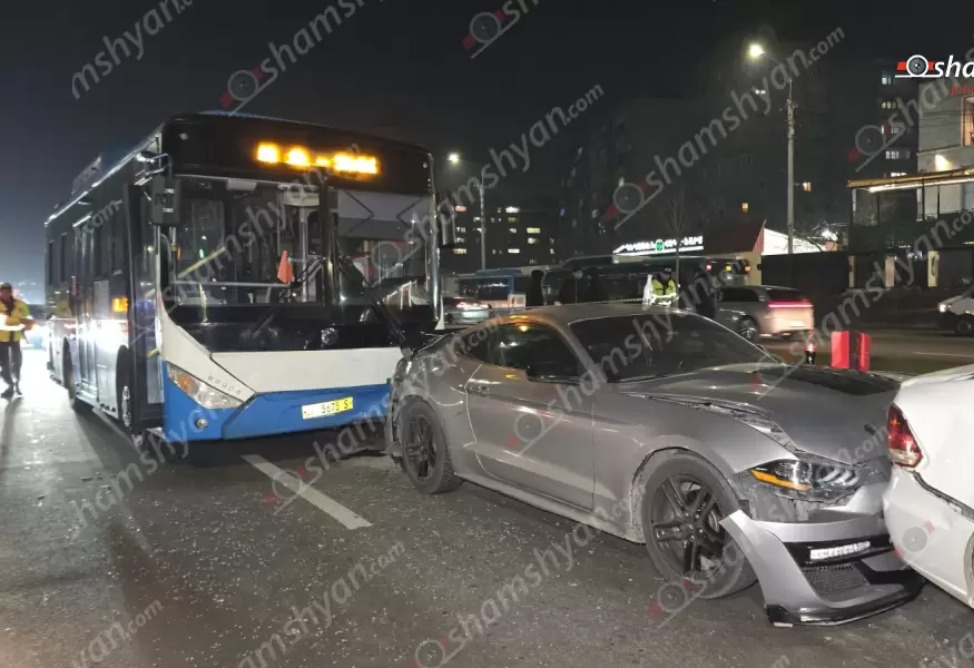 Ավտոբուսի մասնակցությամբ շղթայական ավտովթար՝ Երևանում. կա տուժած 