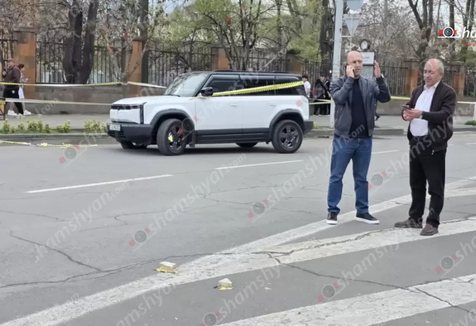 Քիչ առաջ կրակոցներ են հնչել Էջմիածում Քիչ առաջ կրակոցներ են հնչել Էջմիածում
