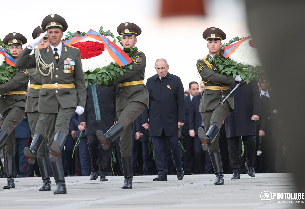 Пашинян почтил память жертв Геноцида армян в Османской империи