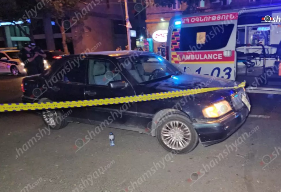 Ողբերգական վրաերթ՝ Երևանի կենտրոնում․  Mercedes–ը վրաերթի է ենթարկել փողոցը չթույլատրելի հատվածով անցնող հետիոտնին