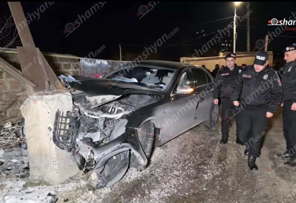 Մարտաֆիլմ հիշեցնող դեպք՝ Երևանում․ Mercedes-ի վարորդն ու ուղևորը չեն ենթարկվել ոստիկանների «կանգառ» հրահանգին, վրաերթի են նրանց ու դիմել փախուստի․ հնչել են կրակոցներ