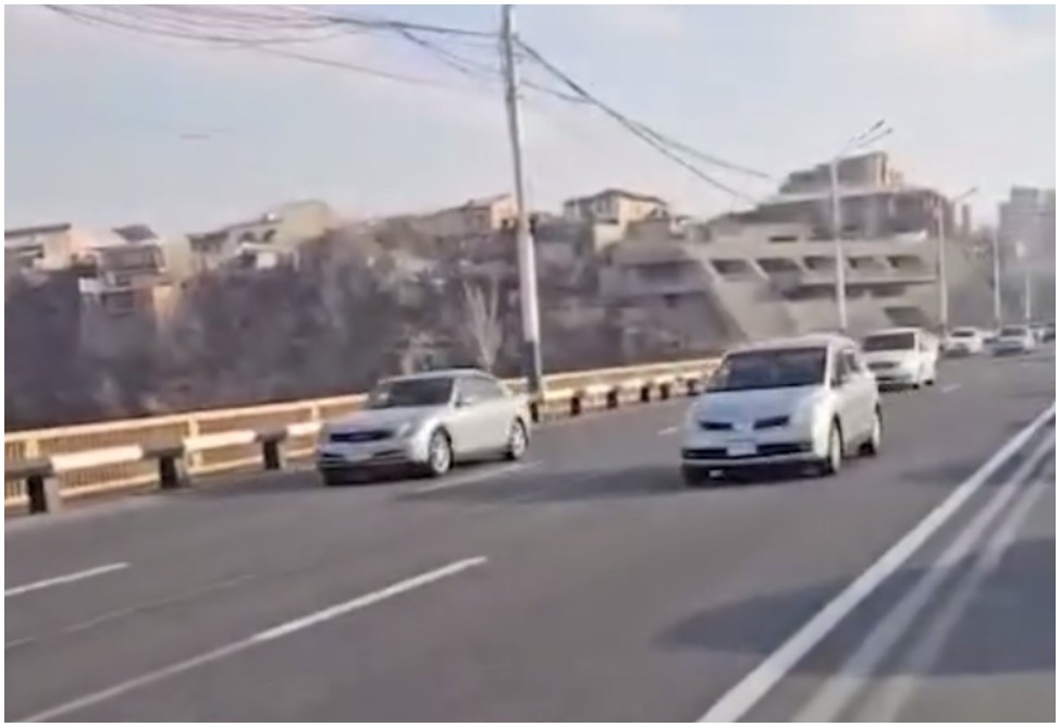 Դավթաշենի կամրջի վրա հանդիպակաց երթևեկող վարորդը հայտնաբերվել և տուգանվել է (ՎԻԴԵՈ)