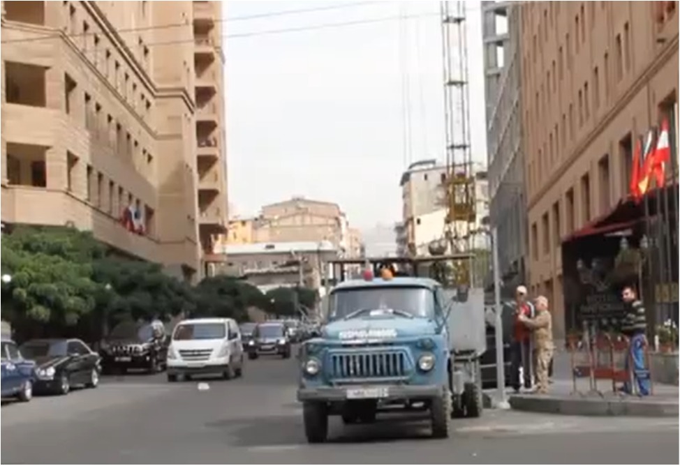 Երևանի Ամիրյան փողոցի մայթերը երկկողմանի կվերանորոգվեն Երևանի Ամիրյան փողոցի մայթերը երկկողմանի կվերանորոգվեն