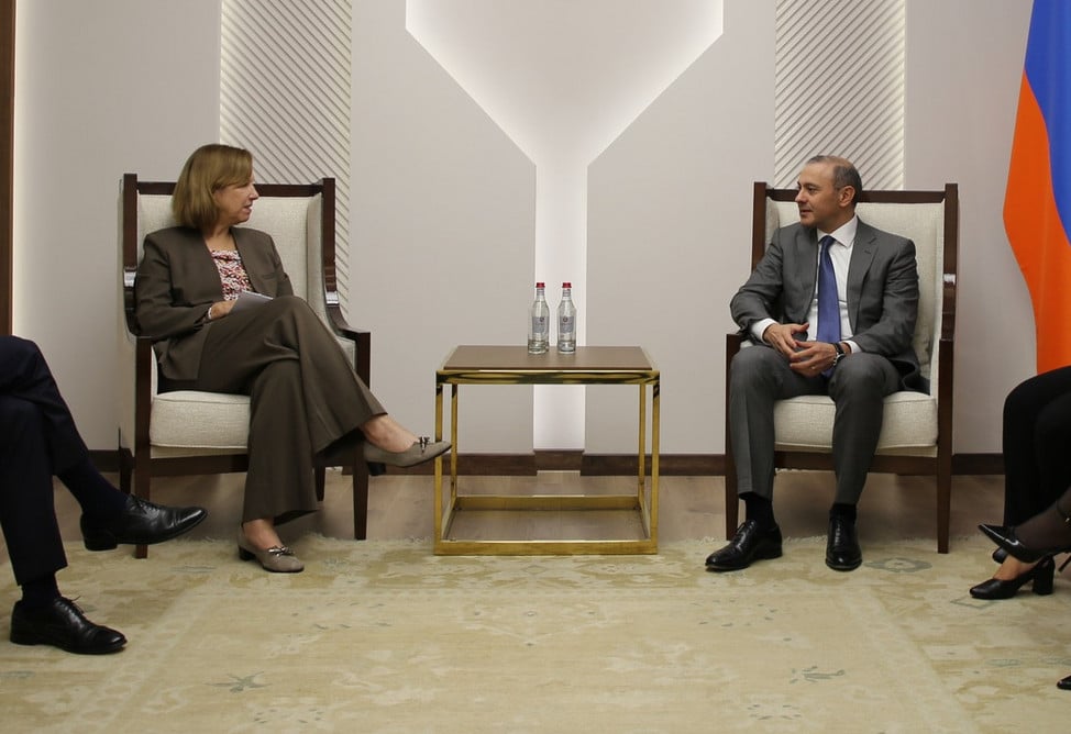 Секретарь Совбеза Армении обсудил с послом США ход реализации двусторонних меморандумов