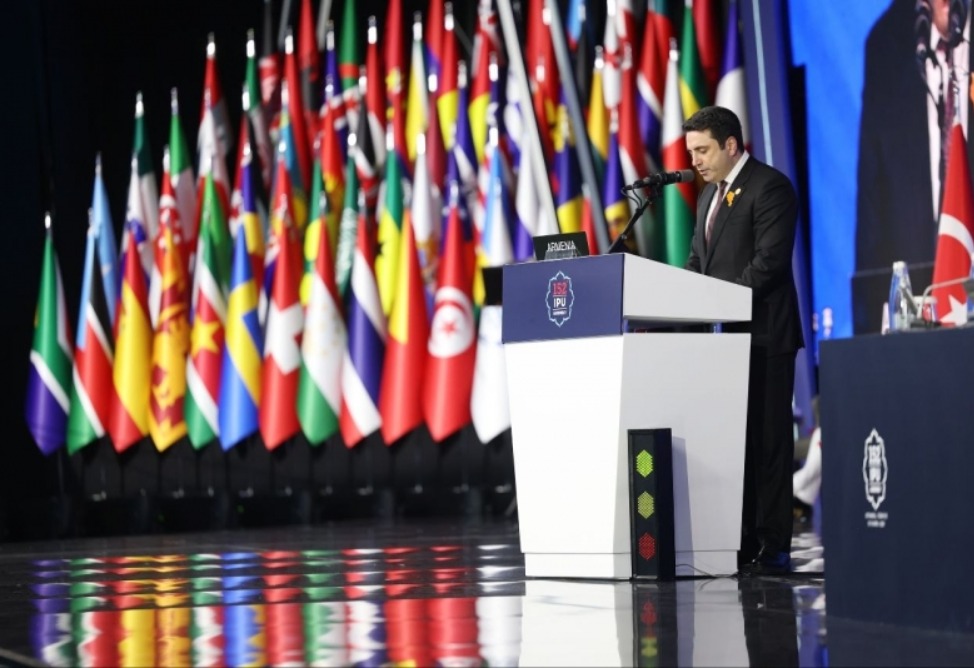 Симонян: 19 удерживаемых в Баку армян должны быть освобождены "для подлинного примирения"