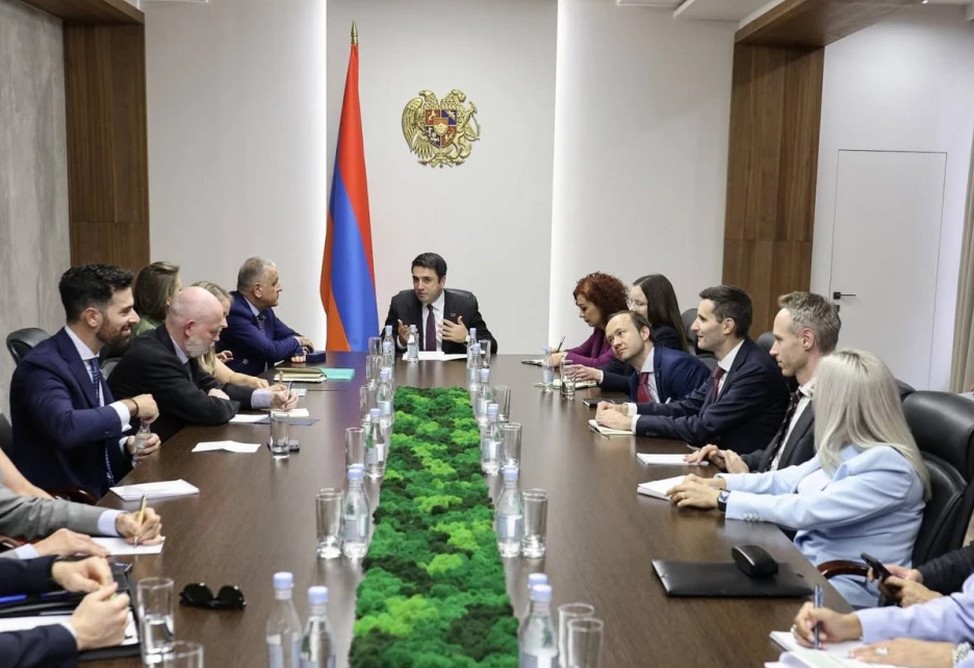  Делегация рабочей группы COEST Совета ЕС провела переговоры с секретарём Совбеза Армении