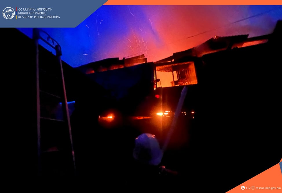 Խոշոր հրդեհ՝ Երևանում․ այրվել է 5 տան տանիք
