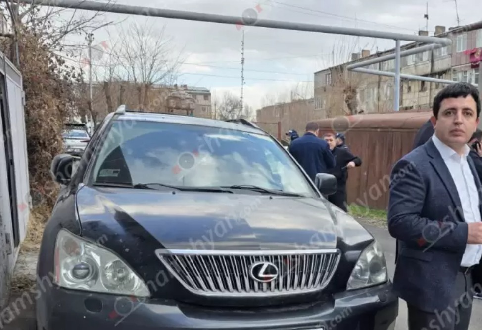 Կրակոցներ՝ Երևանի Աջափնյակ վարչական շրջանում. կա 10 վիրավոր Կրակոցներ՝ Երևանի Աջափնյակ վարչական շրջանում. կա 10 վիրավոր