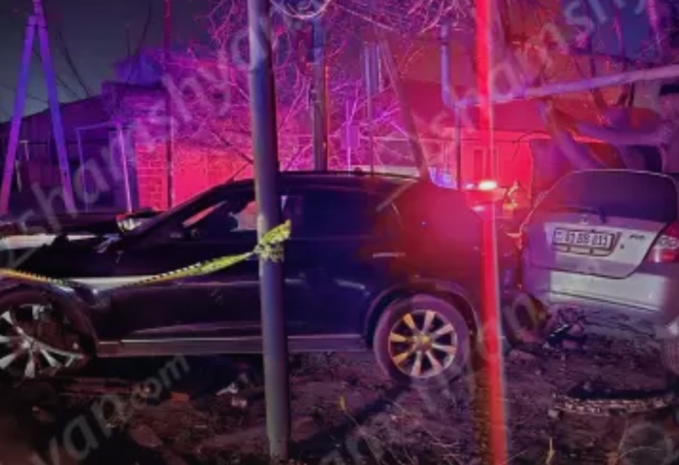 Արմավիրում բախվել են «Infiniti»-ն ու «Toyota Vitz»-ը. 3 վիրավորներից մեկը երաժիշտ է 