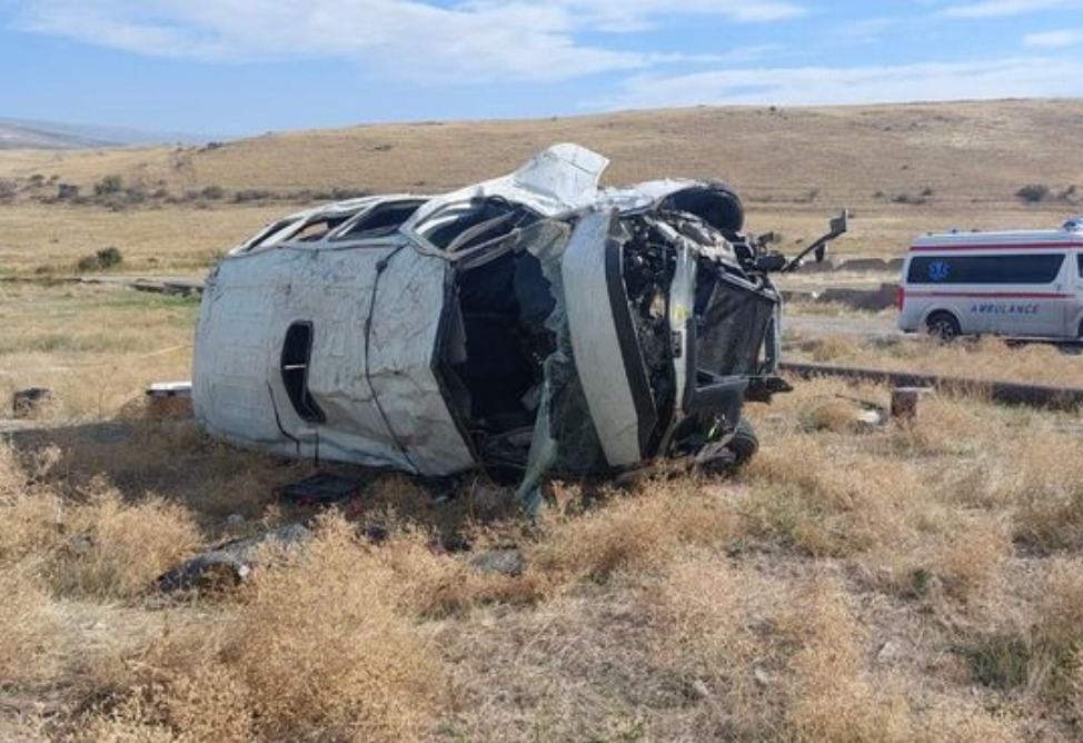 Երևան-Սևան ճանապարհին «GAZel»-ը կողաշրջվել է. կա զոհ և տուժածներ Երևան-Սևան ճանապարհին «GAZel»-ը կողաշրջվել է. կա զոհ և տուժածներ