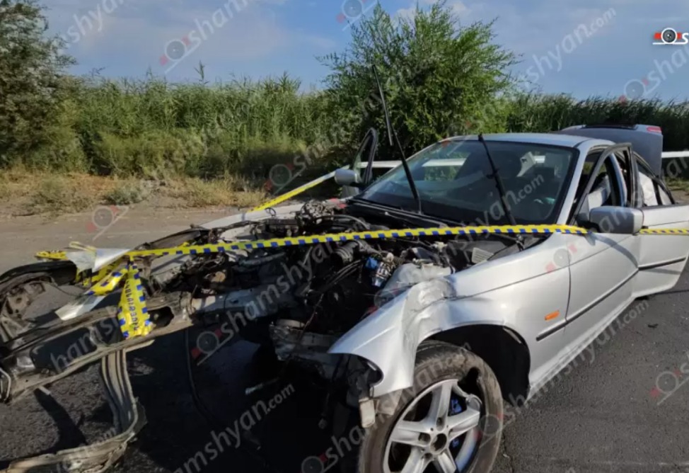 Ողբերգական ավտովթար Արմավիրի մարզում․ BMW–ն բախվել է ծառին, մահացածը հայտնաբերվել է մեքենայից դուրս Ողբերգական ավտովթար Արմավիրի մարզում․ BMW–ն բախվել է ծառին, մահացածը հայտնաբերվել է մեքենայից դուրս