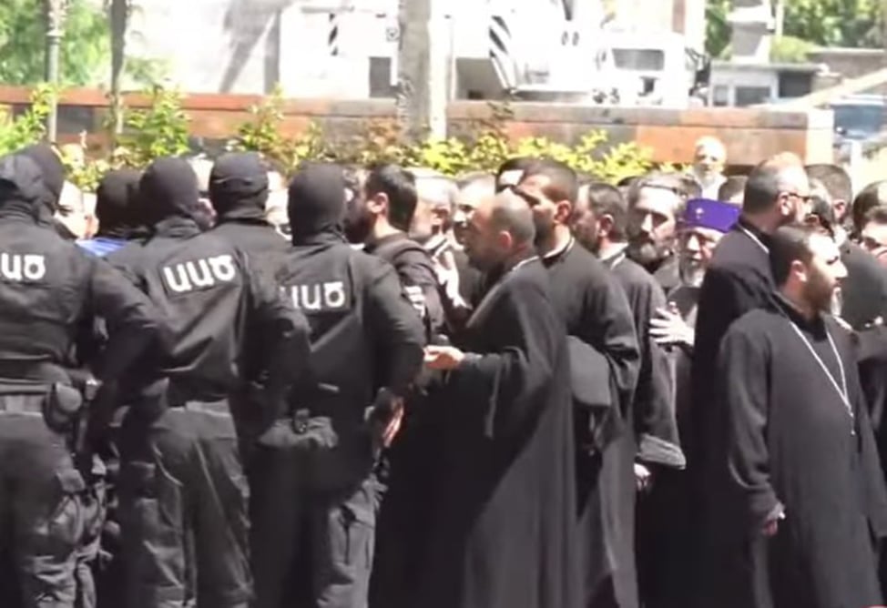 СНБ Армении находится на территории Первопрестольного Святого Эчмиадзина