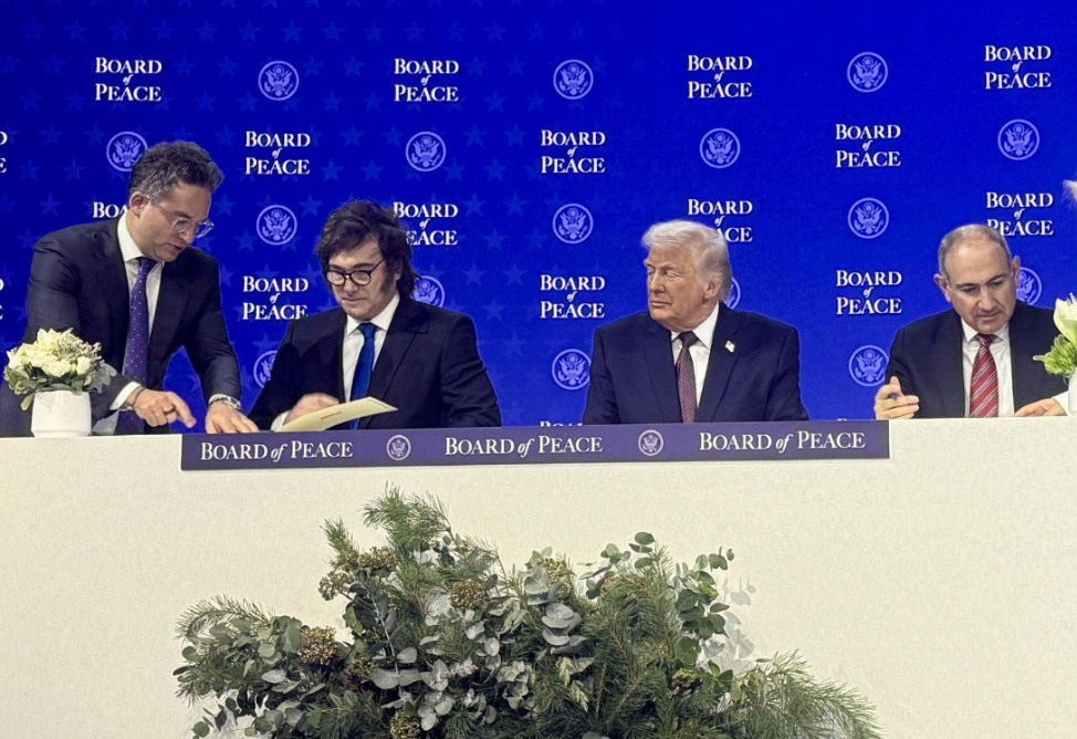 Премьер Армении подписал устав "Совета мира"