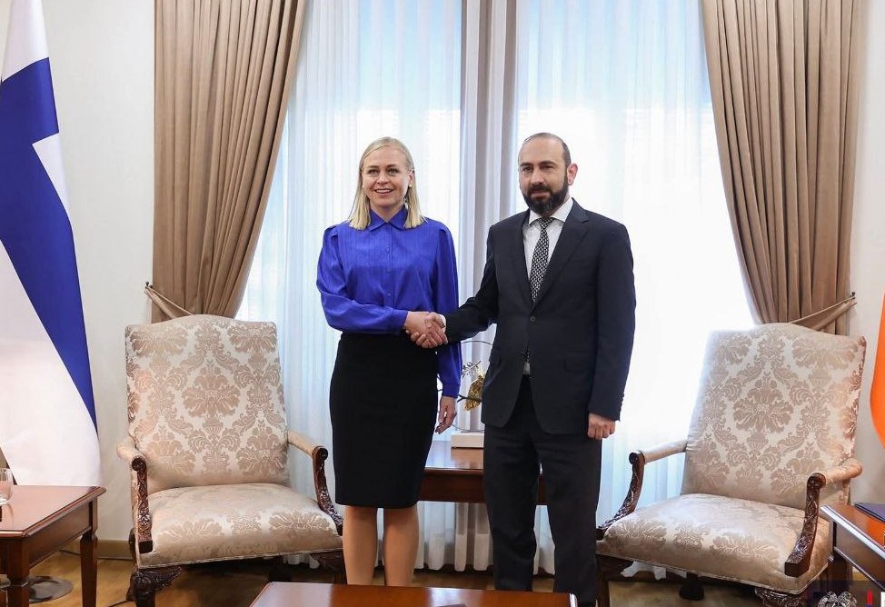 ՀՀ ԱԳ նախարարն առանձնազրույց է ունեցել ԵԱՀԿ գործող նախագահի հետ (ՖՈՏՈ)