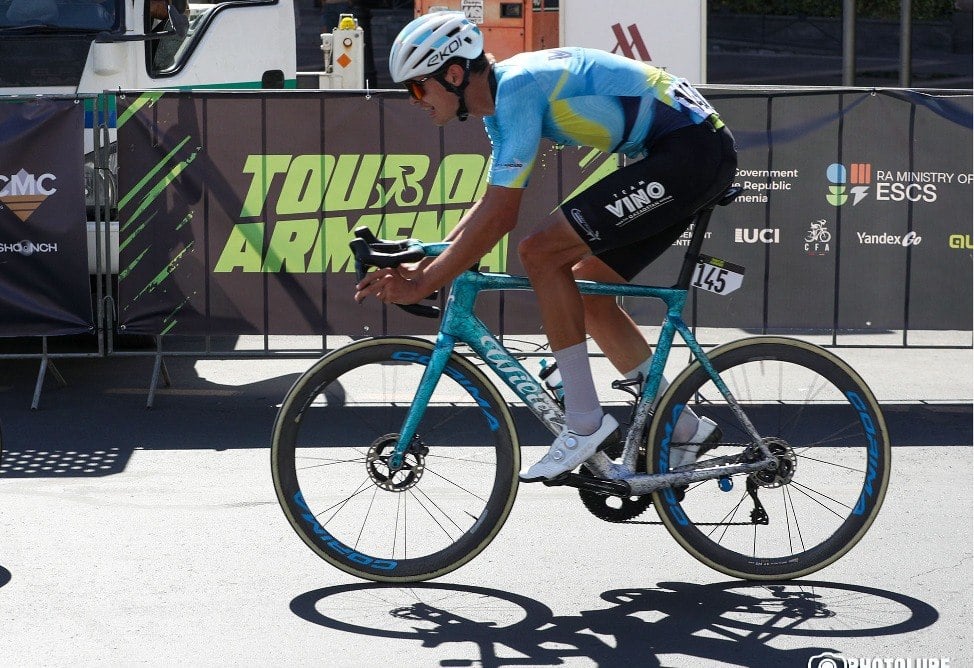 Финиш международной профессиональной велогонки Tour of Armenia в Ереване-1