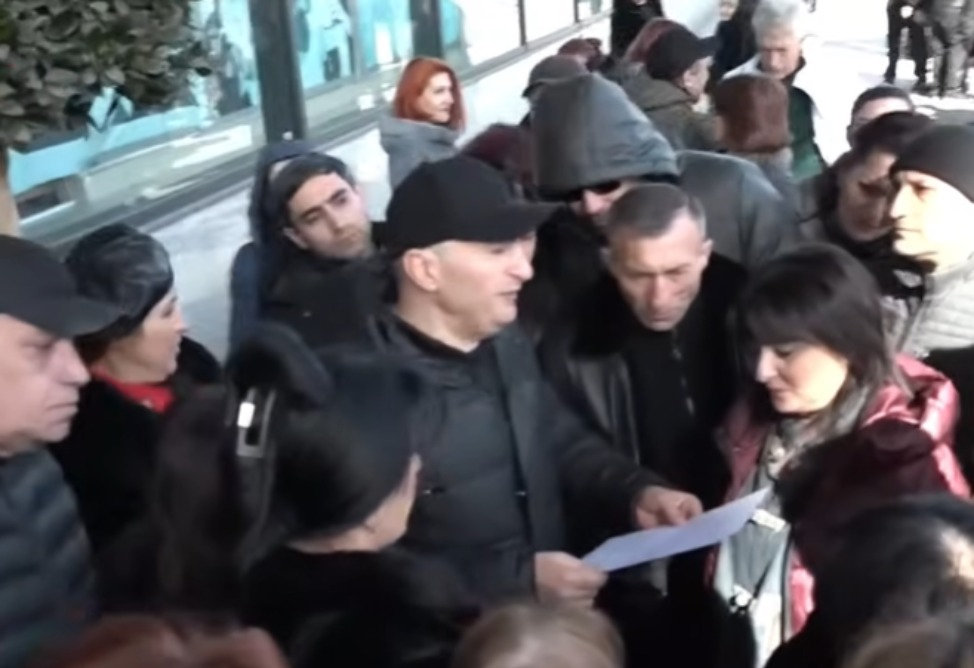 «Ռոսիա» մոլի աշխատակիցները բողոքի ակցիա են կազմակերպել՝ պահանջելով վերադարձնել իրենց տաղավարները